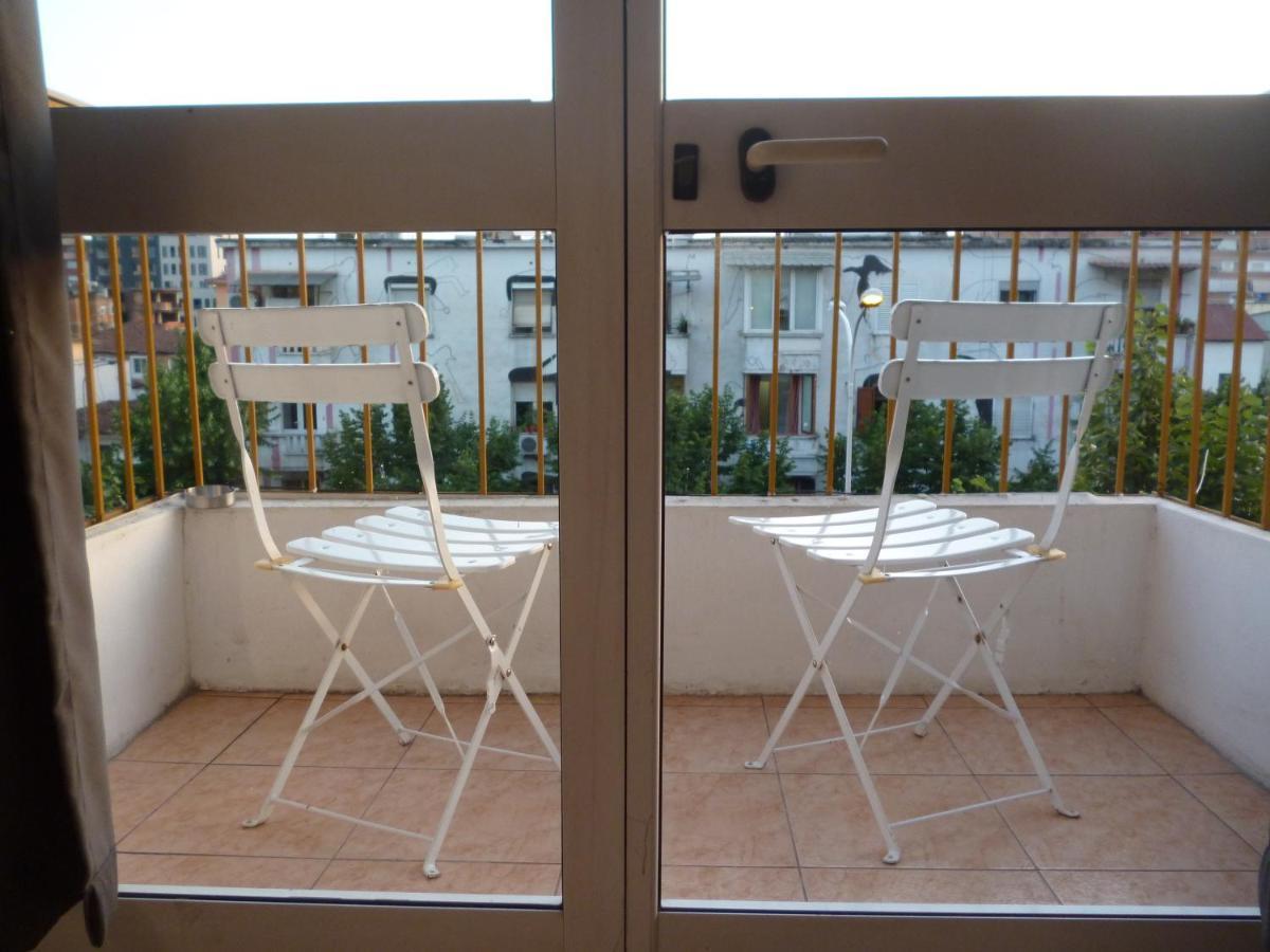 Rondine Studio Apartment Tirana Exterior foto